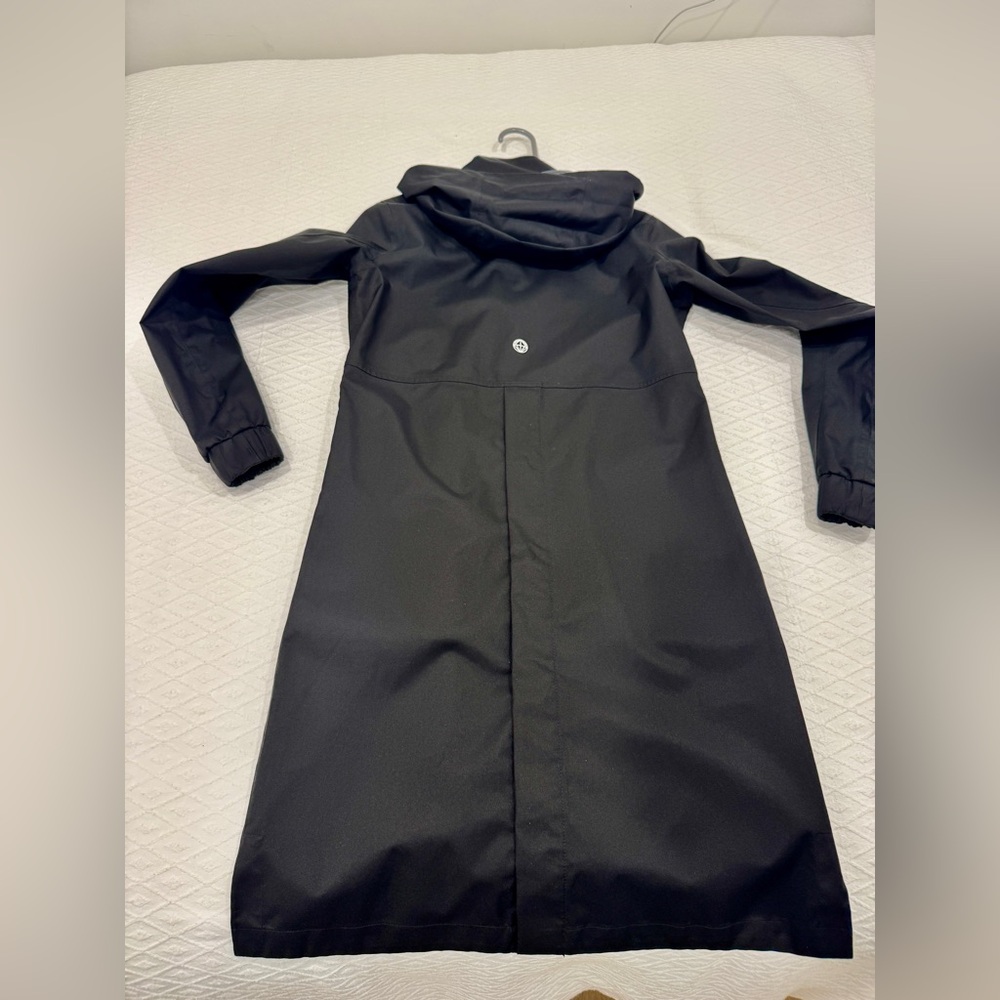 Mondetta Outdoor Project Waterproof Long Rain Jacket – XS – EUC